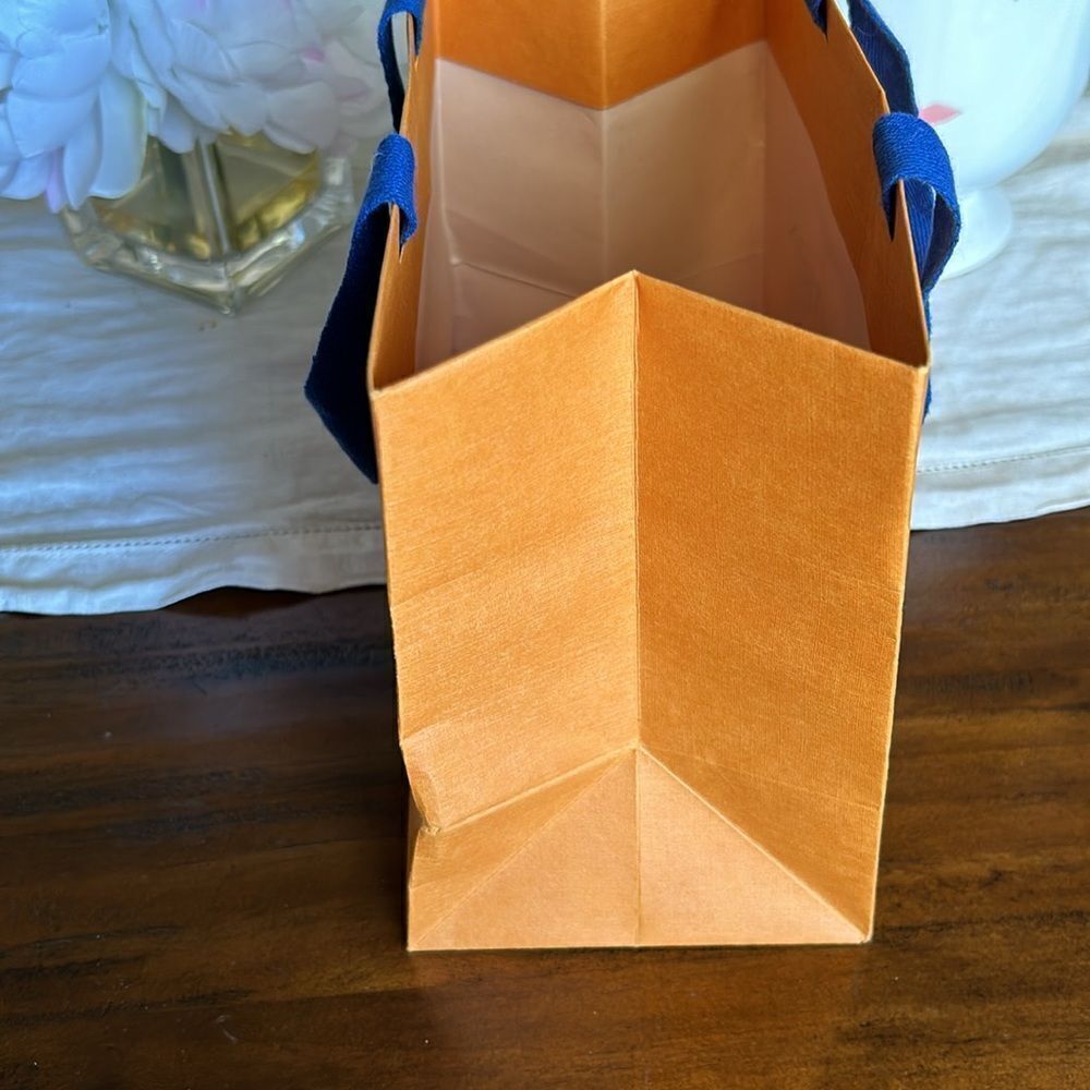 Louis Vuitton Snall paper bag NEW - Picture 8 of 8
